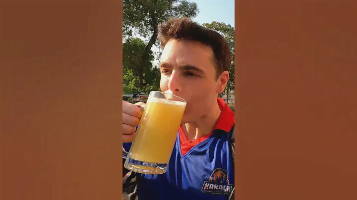 Fresh Squeezed Orange Juice in Karachi, Pakistan 🇵🇰